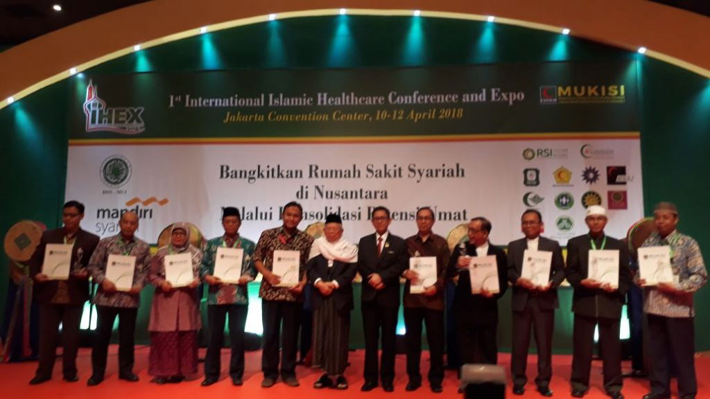 Penyerahan Sertifikat Syariah